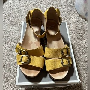 Dansko Astrid Nubuck 37